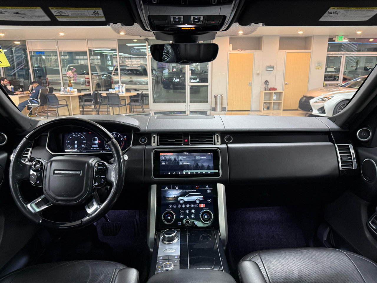 Used 2019 Land Rover Range Rover HSE image 28