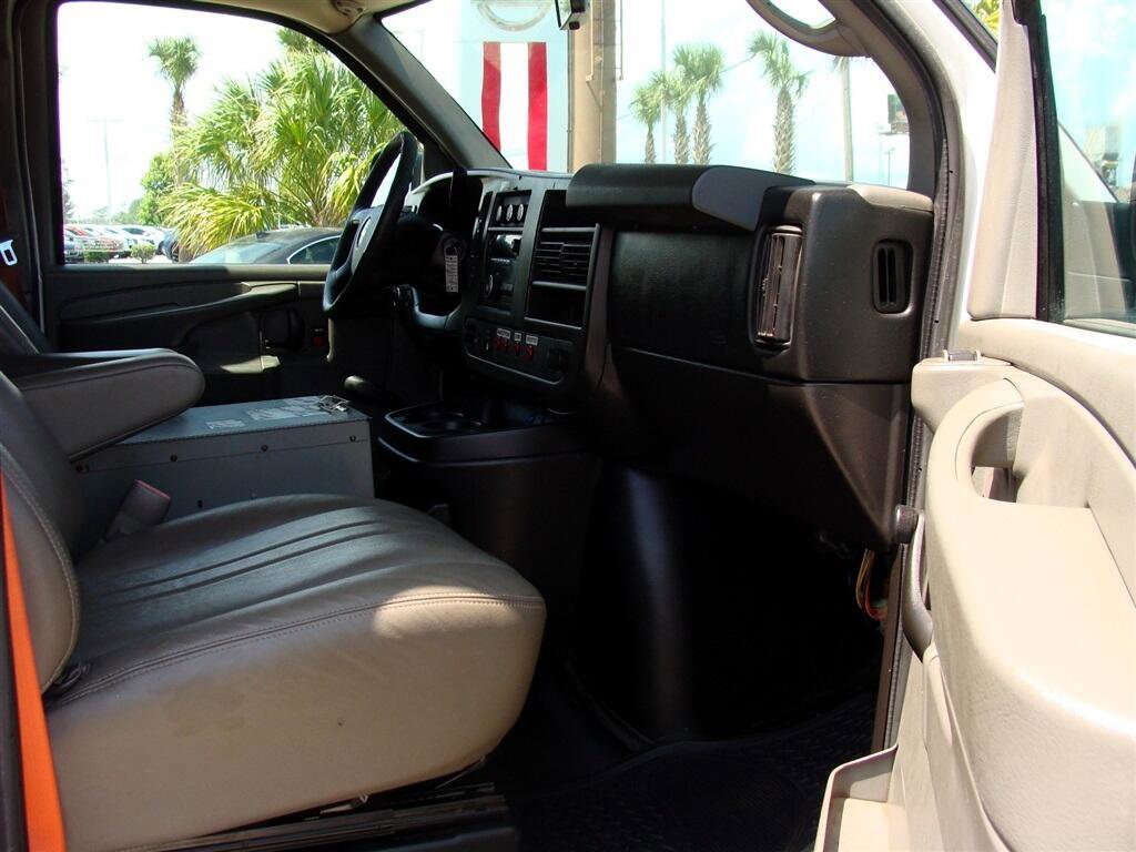 Used 2013 Chevrolet Express 2500 image 18
