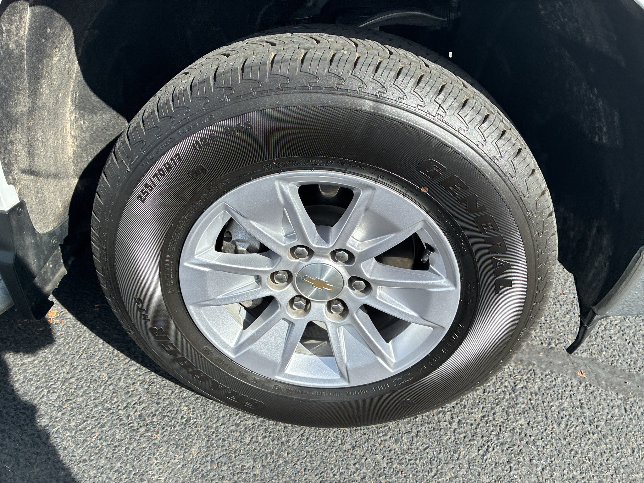 Used 2025 Chevrolet Silverado 1500 W/T RWD image 8