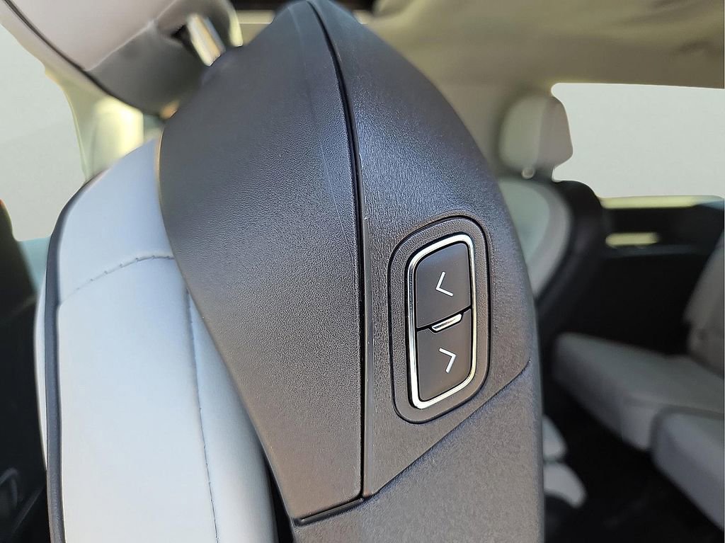 New 2026 Lincoln Navigator Black Label image 12