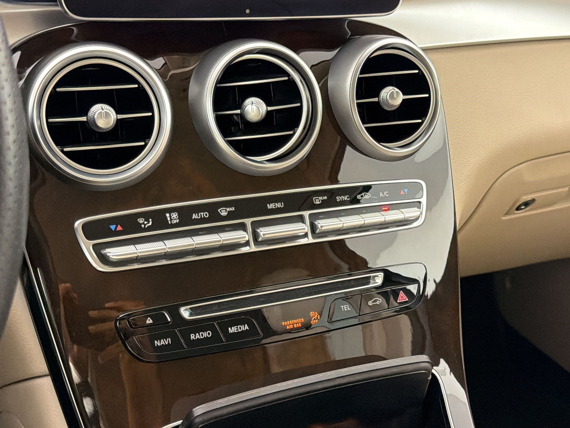 Used 2017 Mercedes-Benz GLC 300 image 28