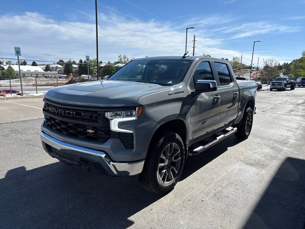 Used 2024 Chevrolet Silverado 1500 LT AWD/4WD image 2