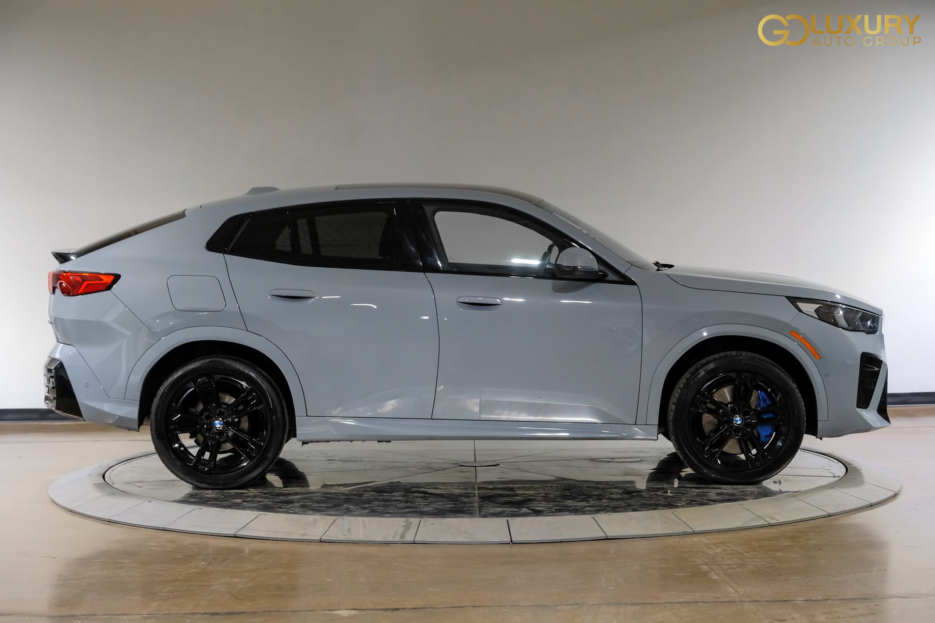 Used 2025 BMW X2 xDrive28i AWD/4WD image 9