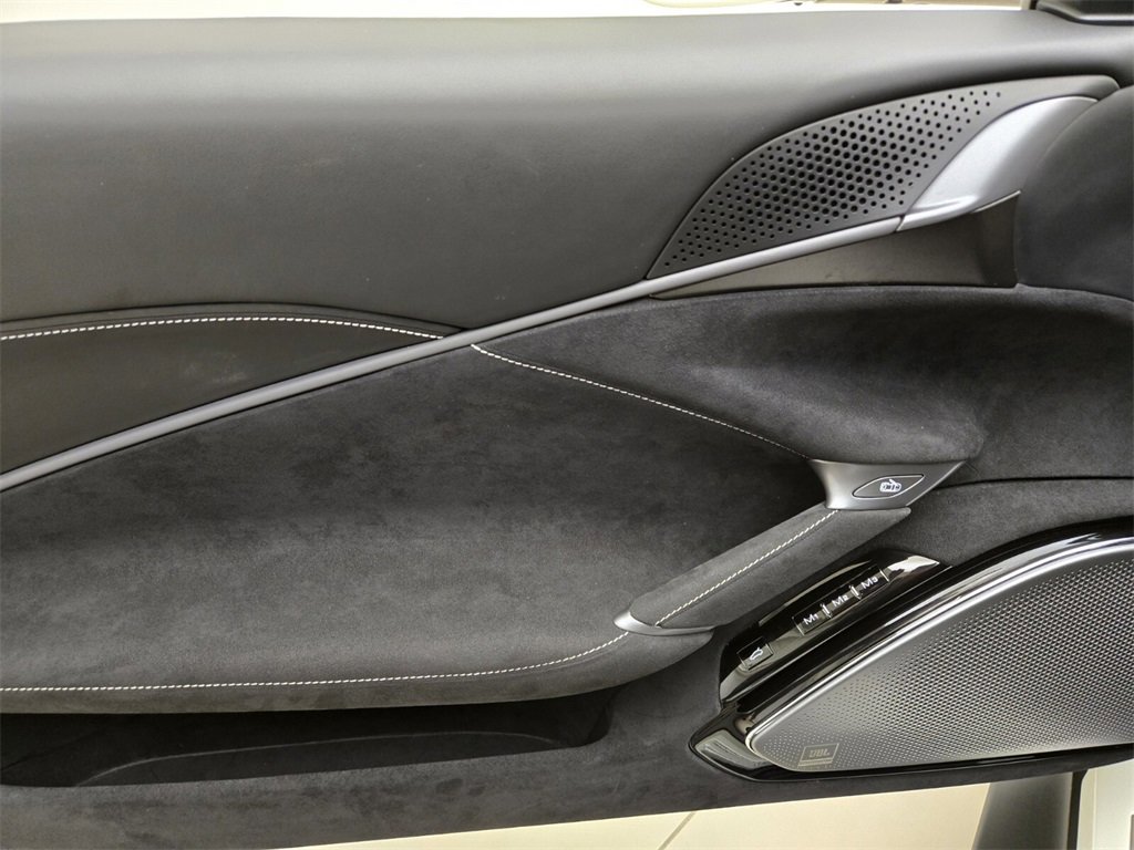 Used 2023 Ferrari Roma image 32