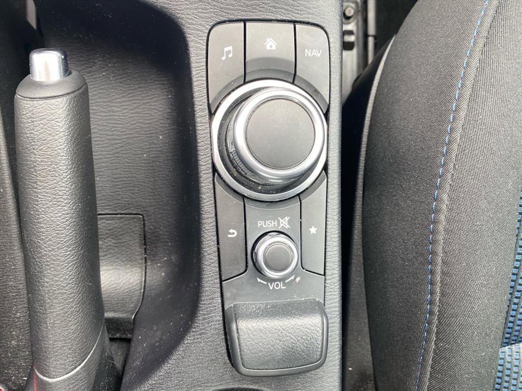 Used 2020 Toyota Yaris LE image 9