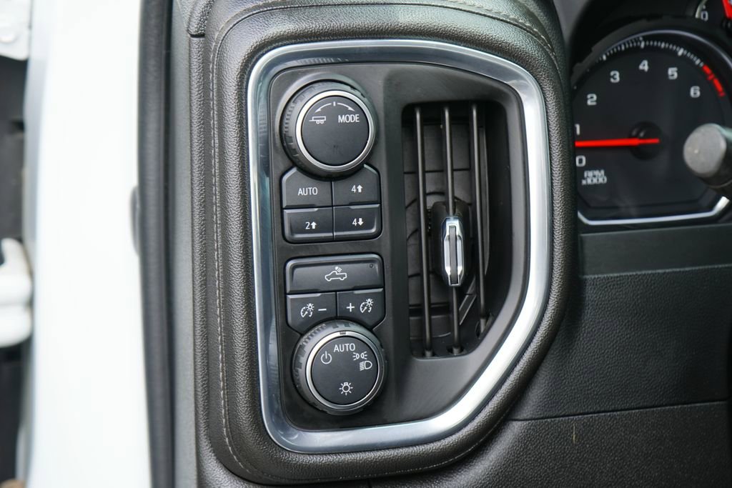 Used 2023 Chevrolet Silverado 2500 LT AWD/4WD image 17