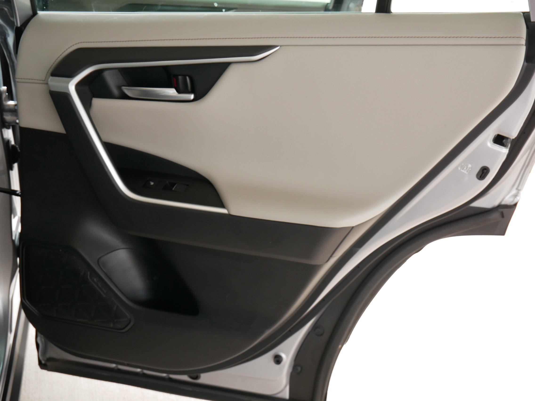 Used 2023 Toyota RAV4 Limited image 18