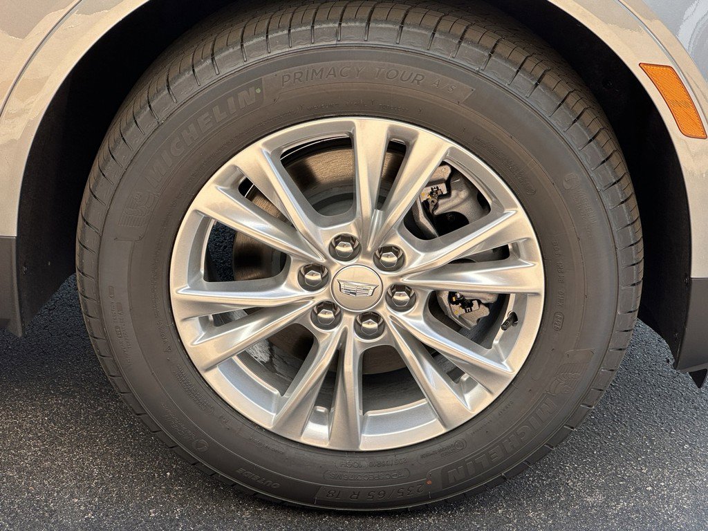 New 2026 Cadillac XT5 Luxury w/ LPO, Floor Liner Package image 5