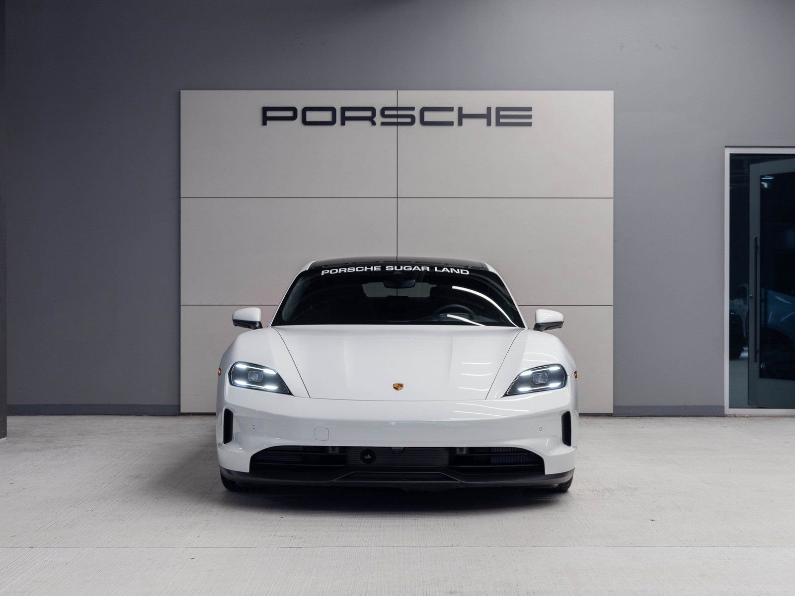 Certified 2025 Porsche Taycan AWD/4WD image 10