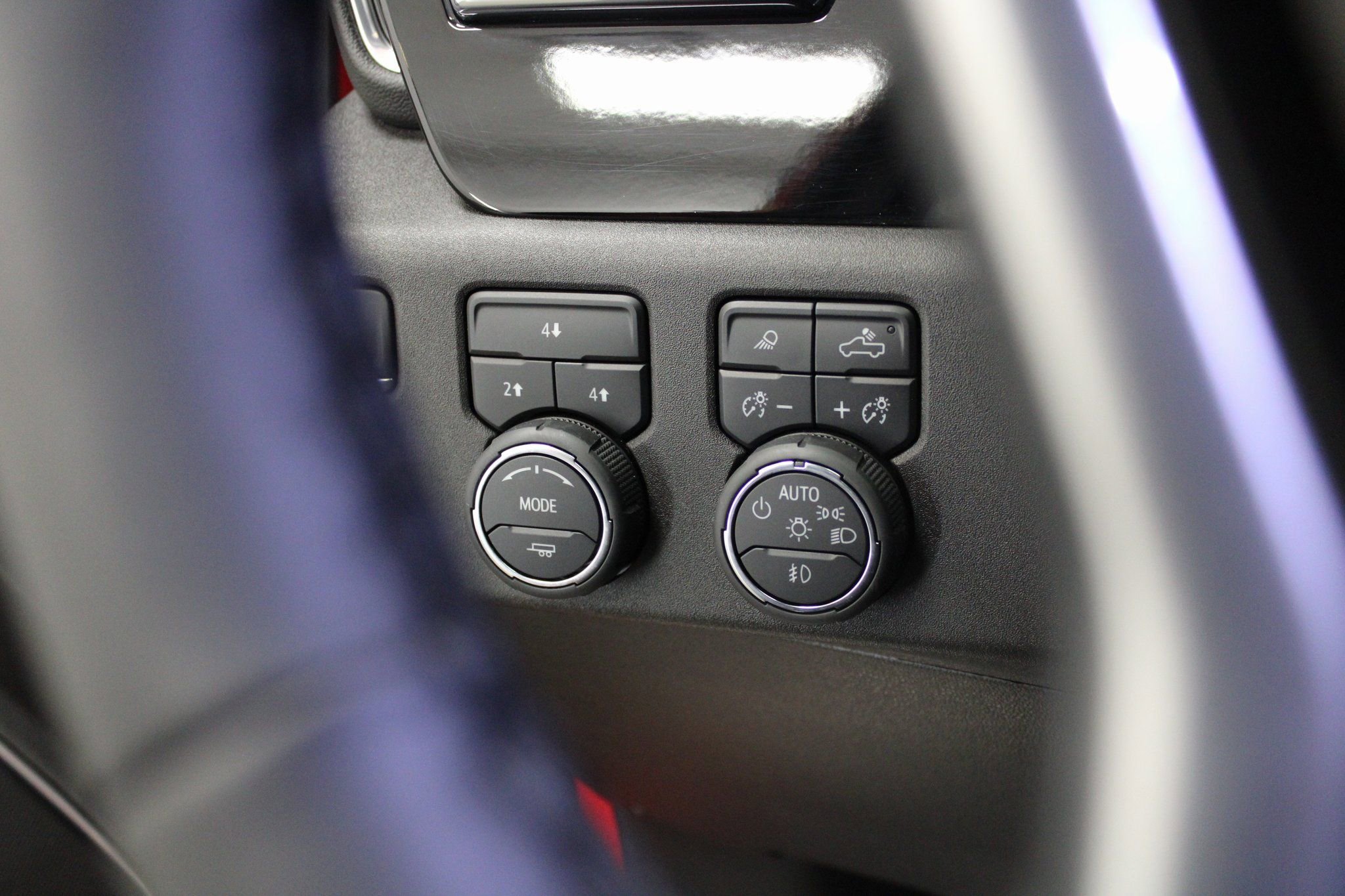 Used 2025 Chevrolet Silverado 2500 LT image 32