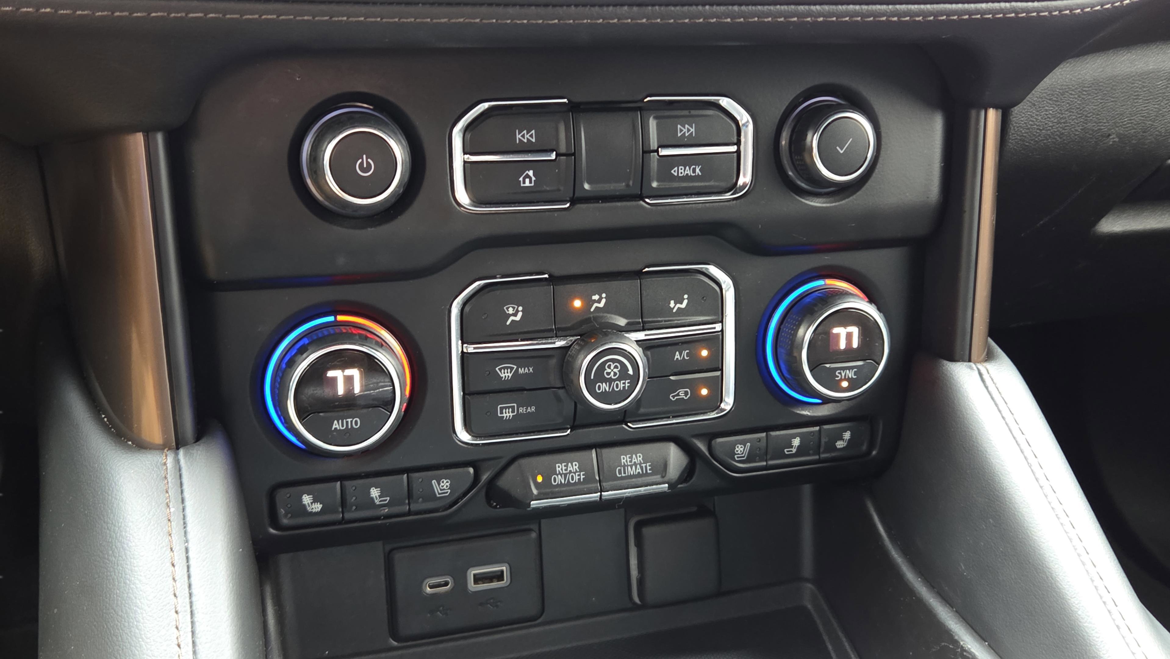 Used 2021 Chevrolet Tahoe High Country w/ Premium Package image 29