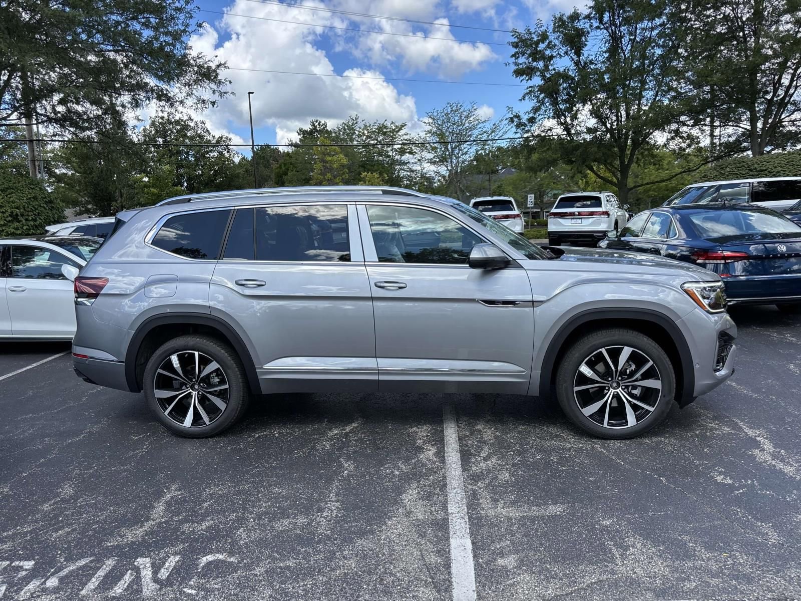 New 2026 Volkswagen Atlas SEL Premium R-Line image 8