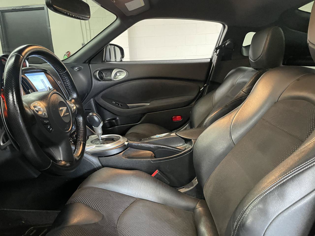 Used 2014 Nissan 370Z Touring w/ Sport Package RWD image 18