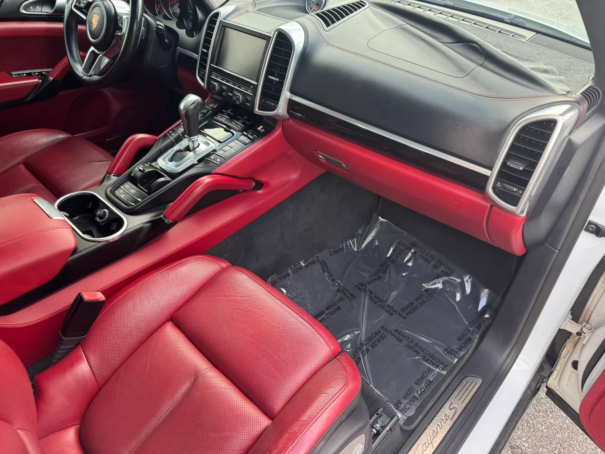 Used 2015 Porsche Cayenne S AWD/4WD image 27