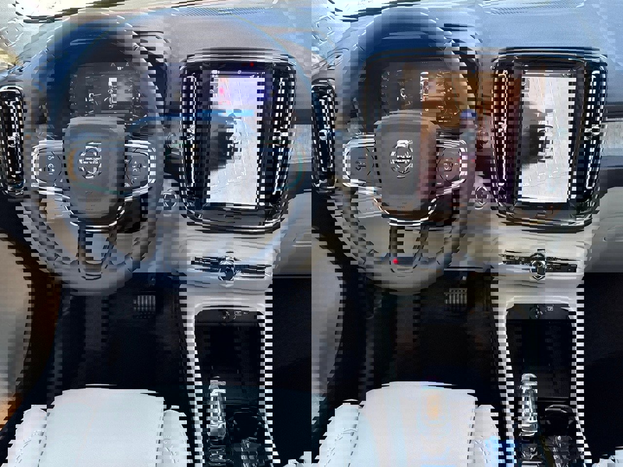 New 2026 Volvo XC40 B4 Plus w/ Protection Package Premier image 11