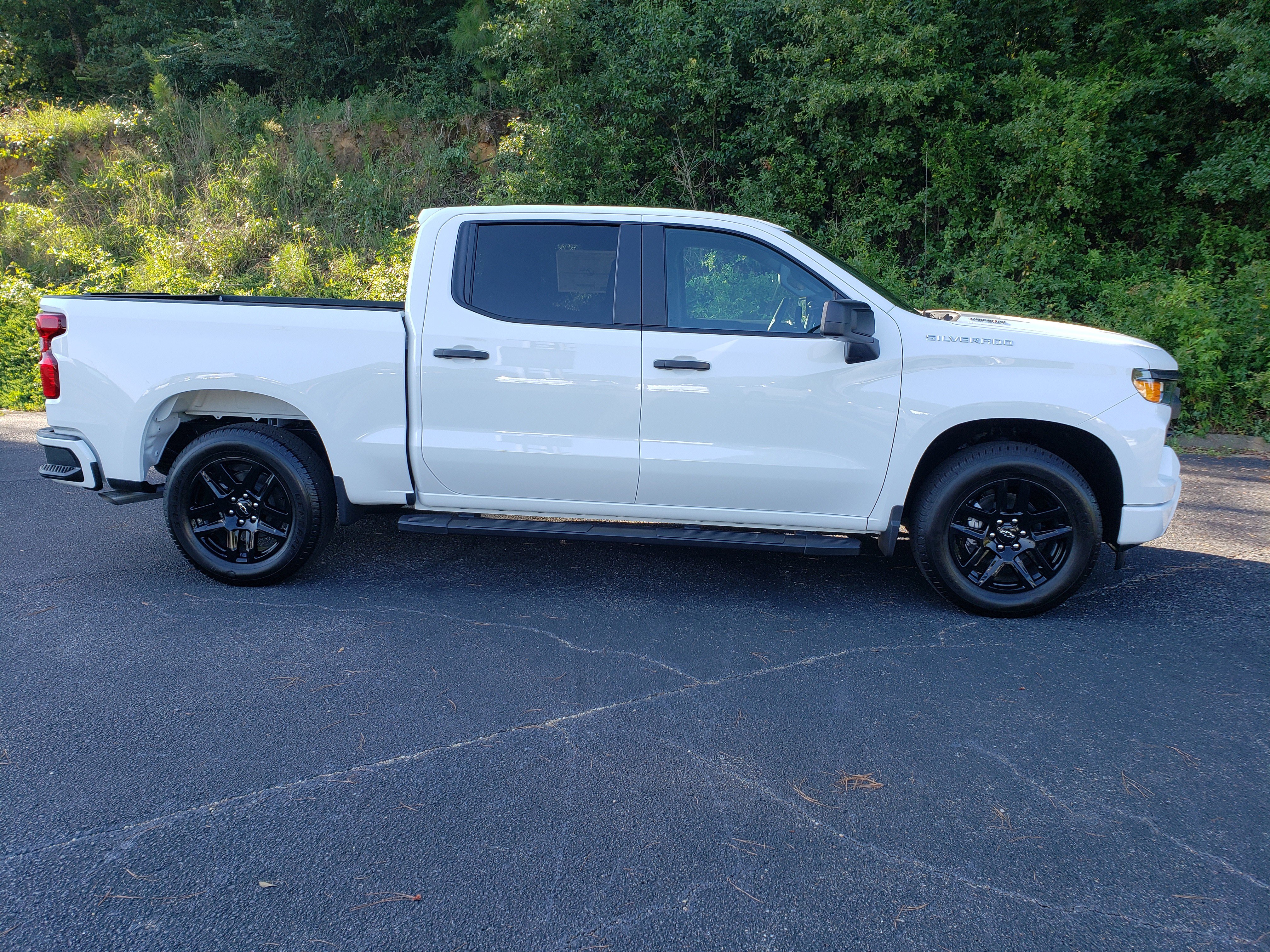 New 2025 Chevrolet Silverado 1500 Custom image 5