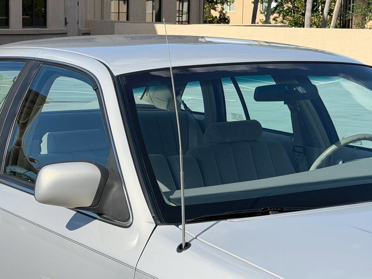 Used 1992 Ford Crown Victoria LX RWD image 30