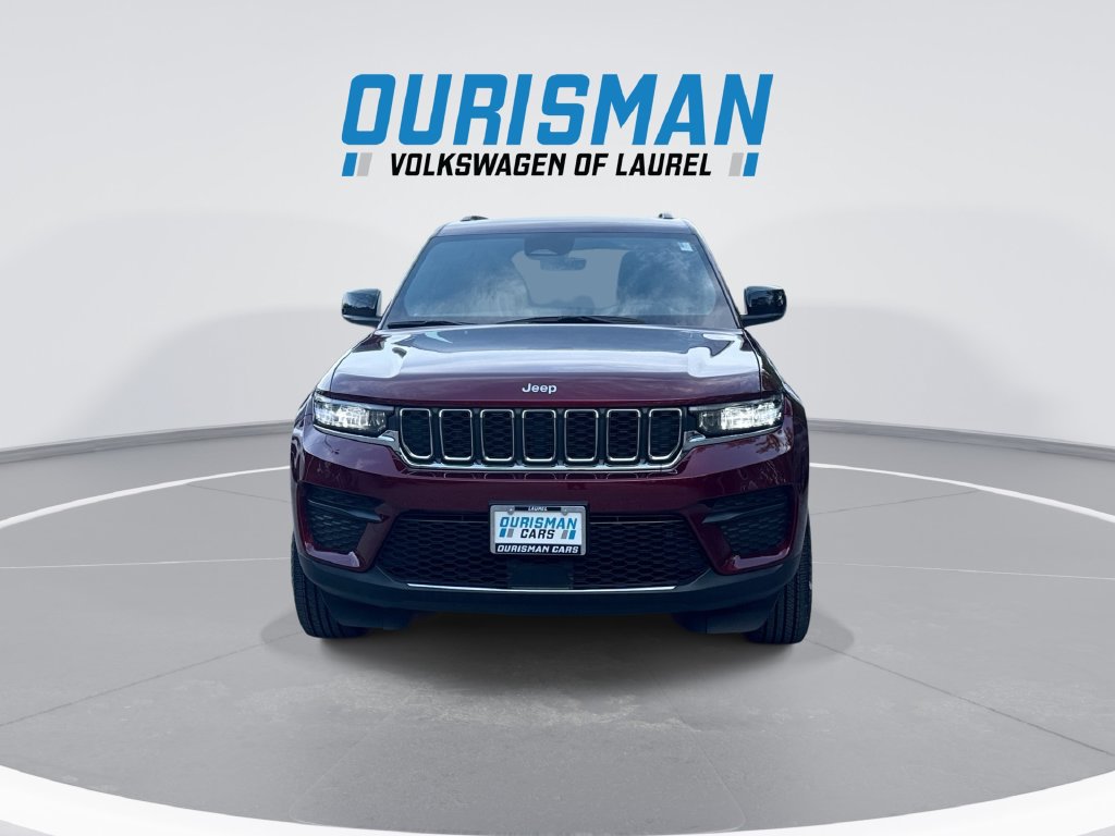 Used 2025 Jeep Grand Cherokee Laredo w/ MOPAR Finishing Package AWD/4WD image 3