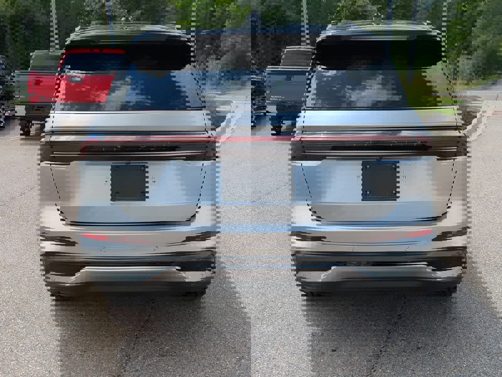 Used 2024 Lincoln Nautilus Reserve w/ Equipment Group 202A image 7