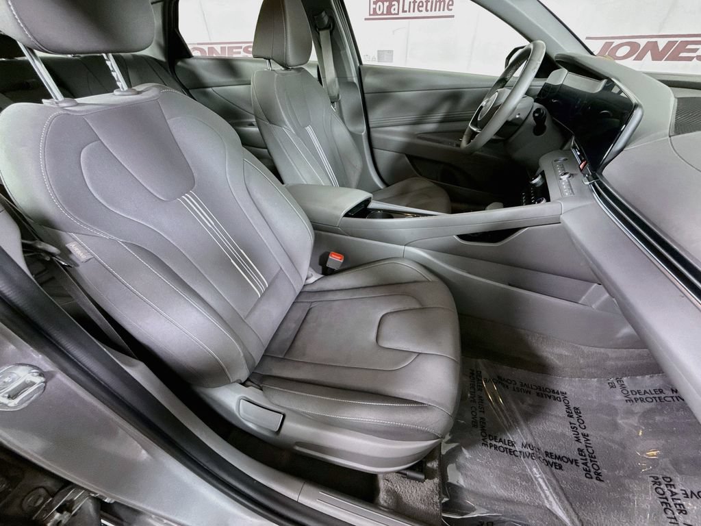 Certified 2024 Hyundai Elantra SEL w/ Convenience Package FWD image 32