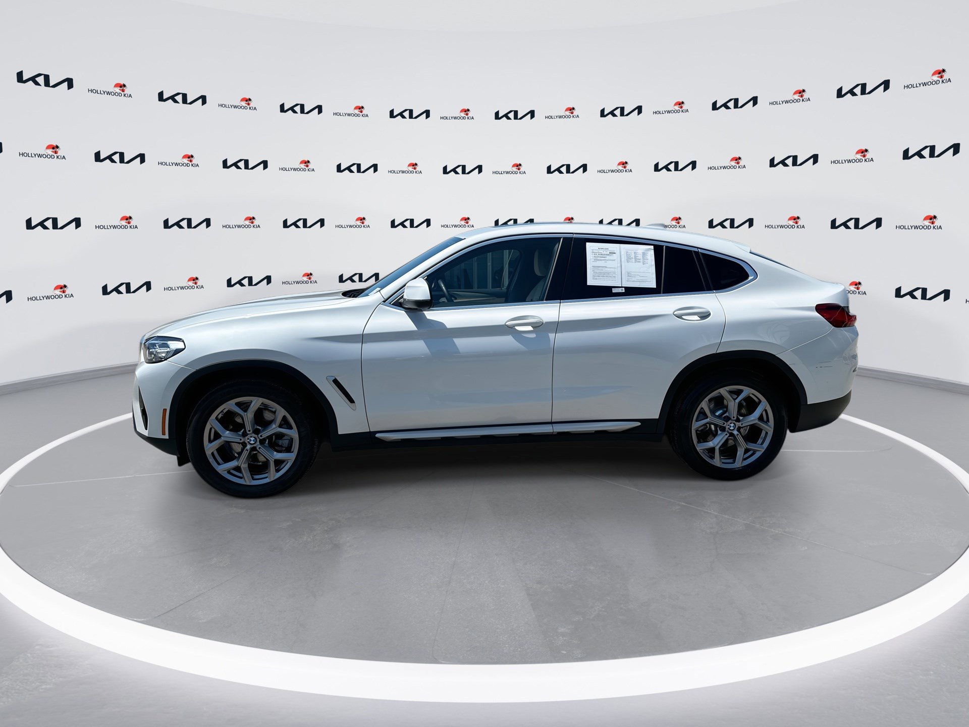 Used 2025 BMW X4 xDrive30i image 5