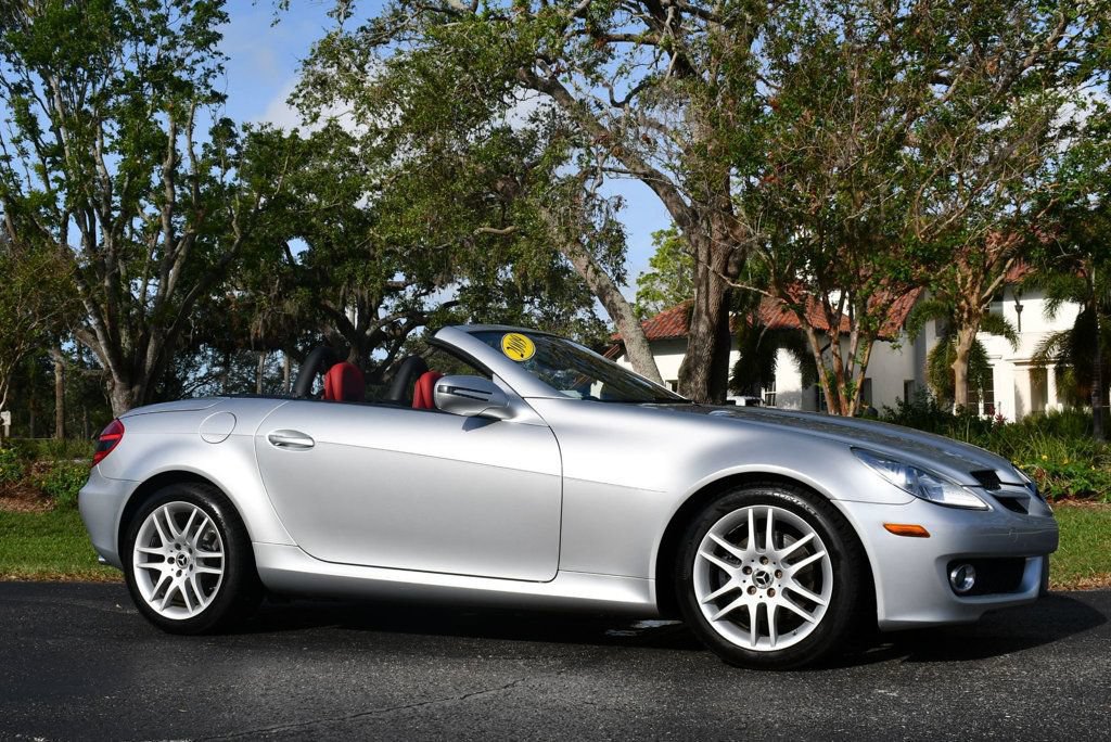 Used 2009 Mercedes-Benz SLK 300 image 8