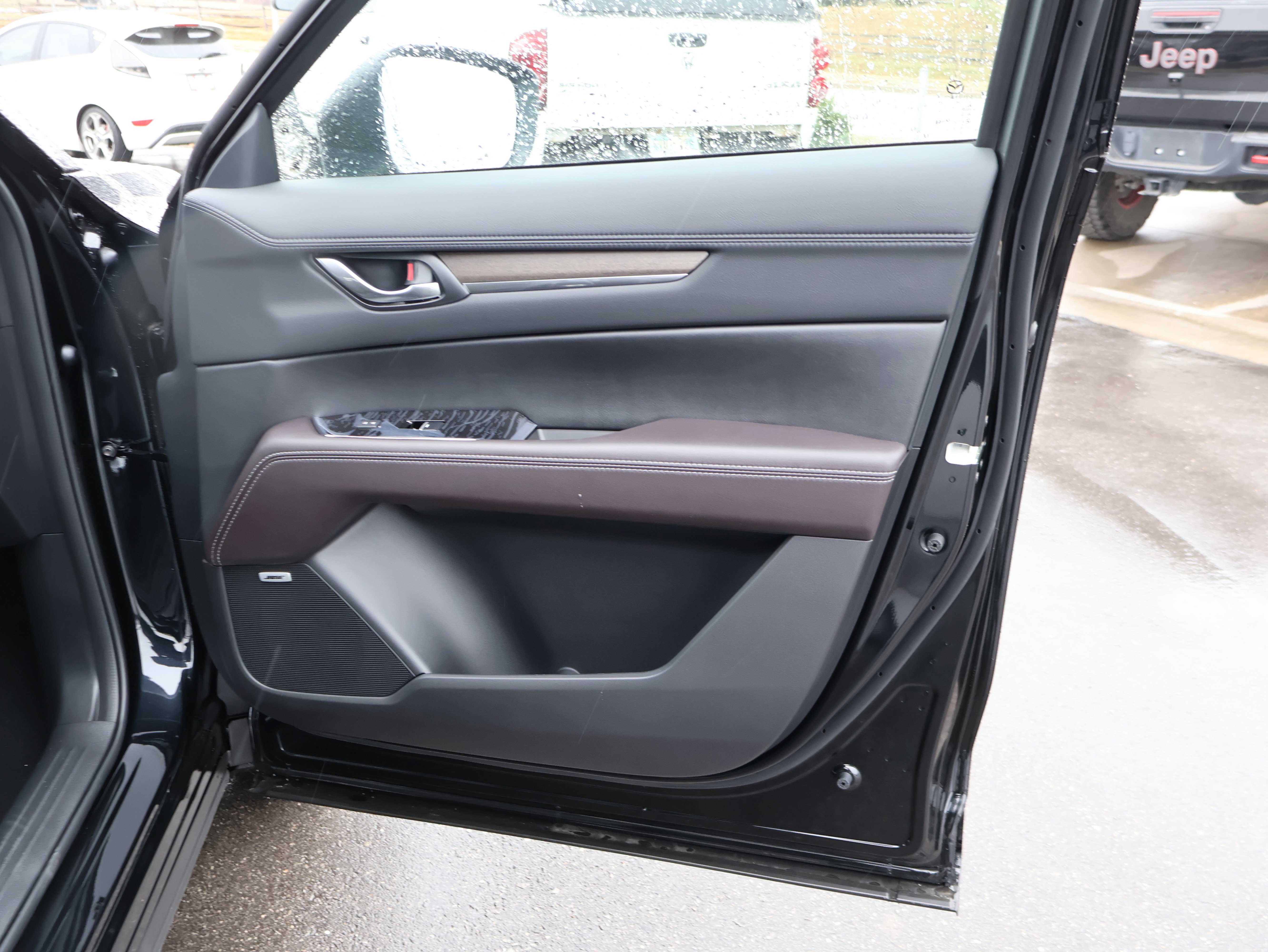 New 2025 MAZDA CX-5 Signature image 9