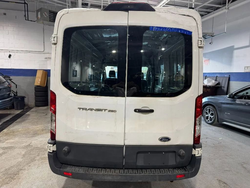 Used 2018 Ford Transit 250 148 Medium Roof image 5