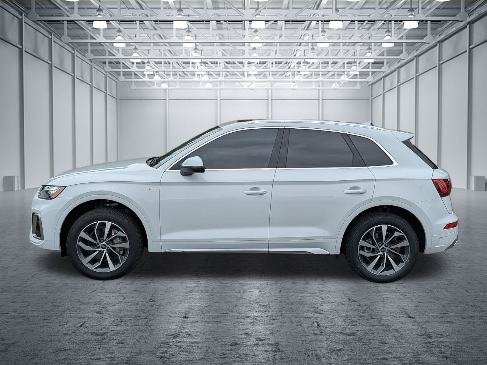Used 2023 Audi Q5 2.0T Premium w/ Convenience Package AWD/4WD image 2