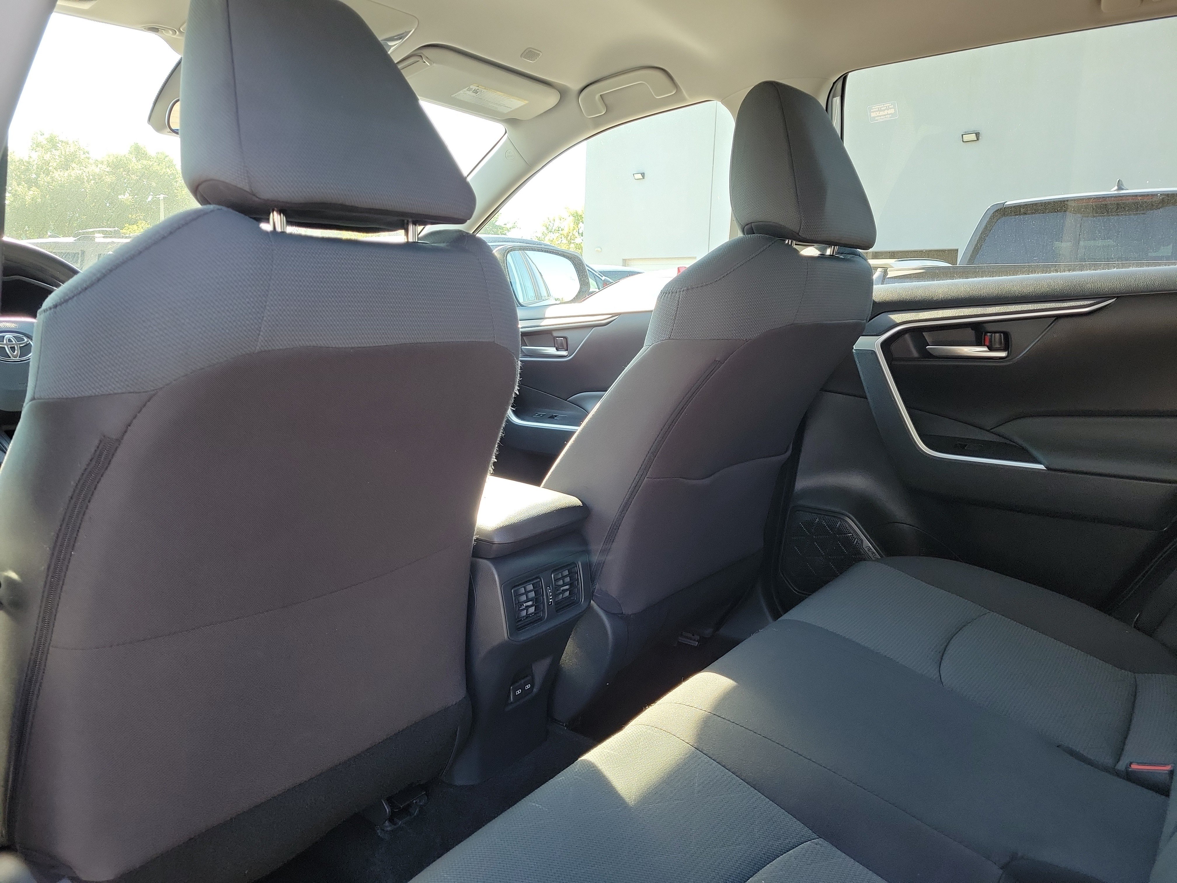 Used 2025 Toyota RAV4 XLE FWD image 19