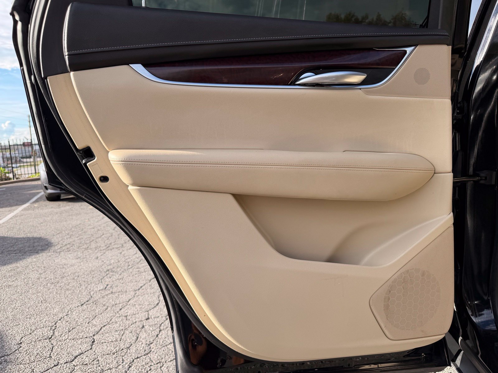 Used 2018 Cadillac XT5 Luxury w/ Driver Awareness Package FWD image 27