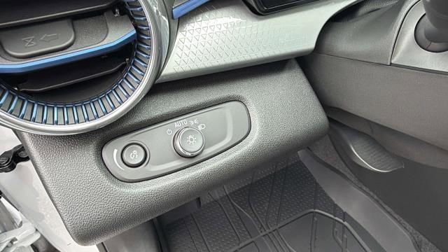New 2026 Chevrolet Trax LT w/ Midnight Edition FWD image 10