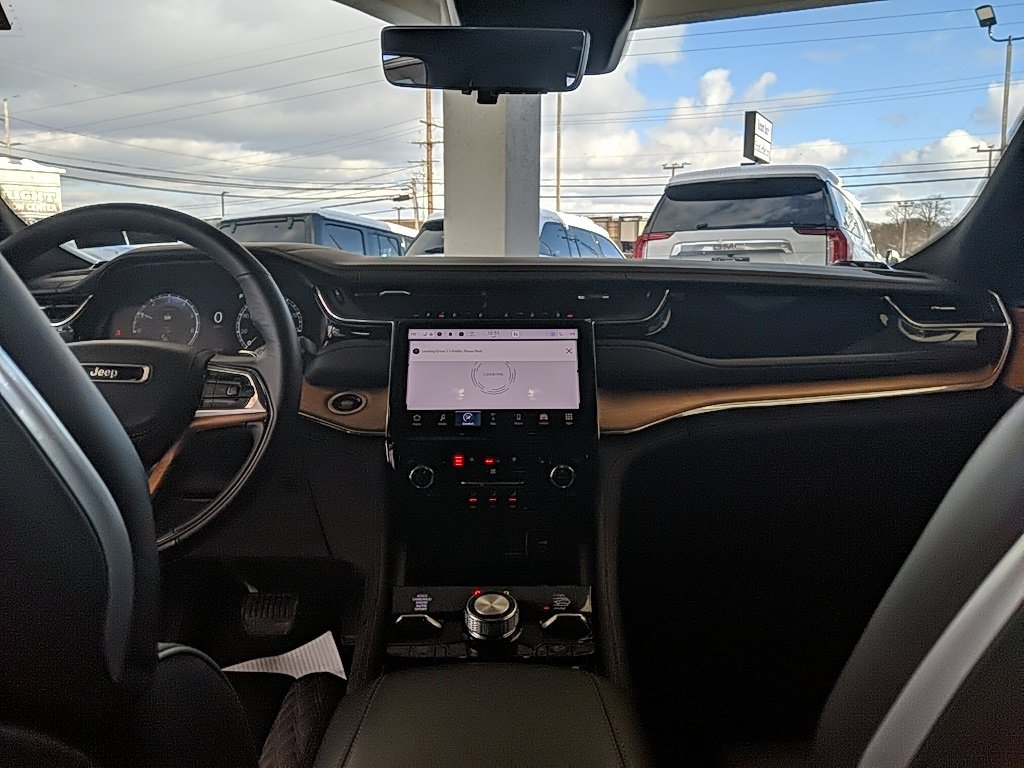 Used 2025 Jeep Grand Cherokee Summit image 18