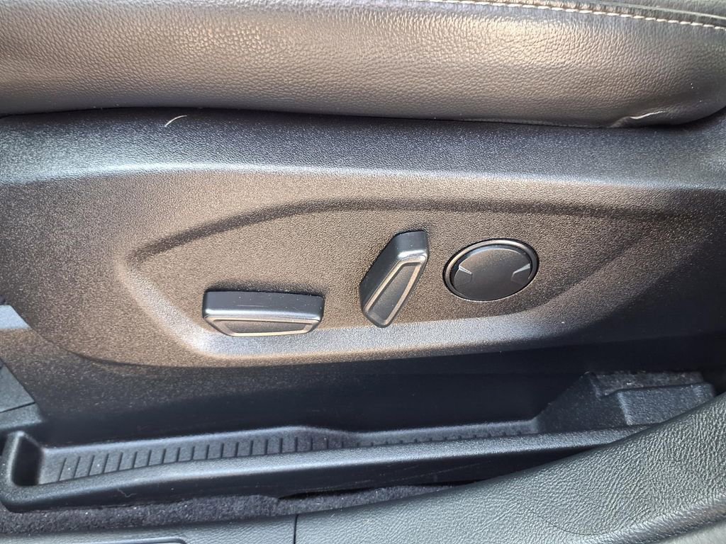 Used 2024 Ford Edge SEL w/ Convenience Package image 25