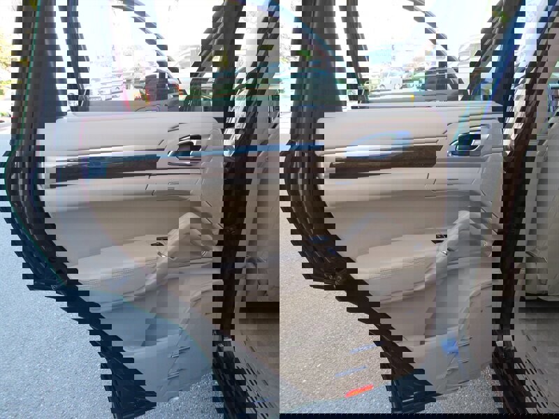 Used 2013 Porsche Cayenne image 17