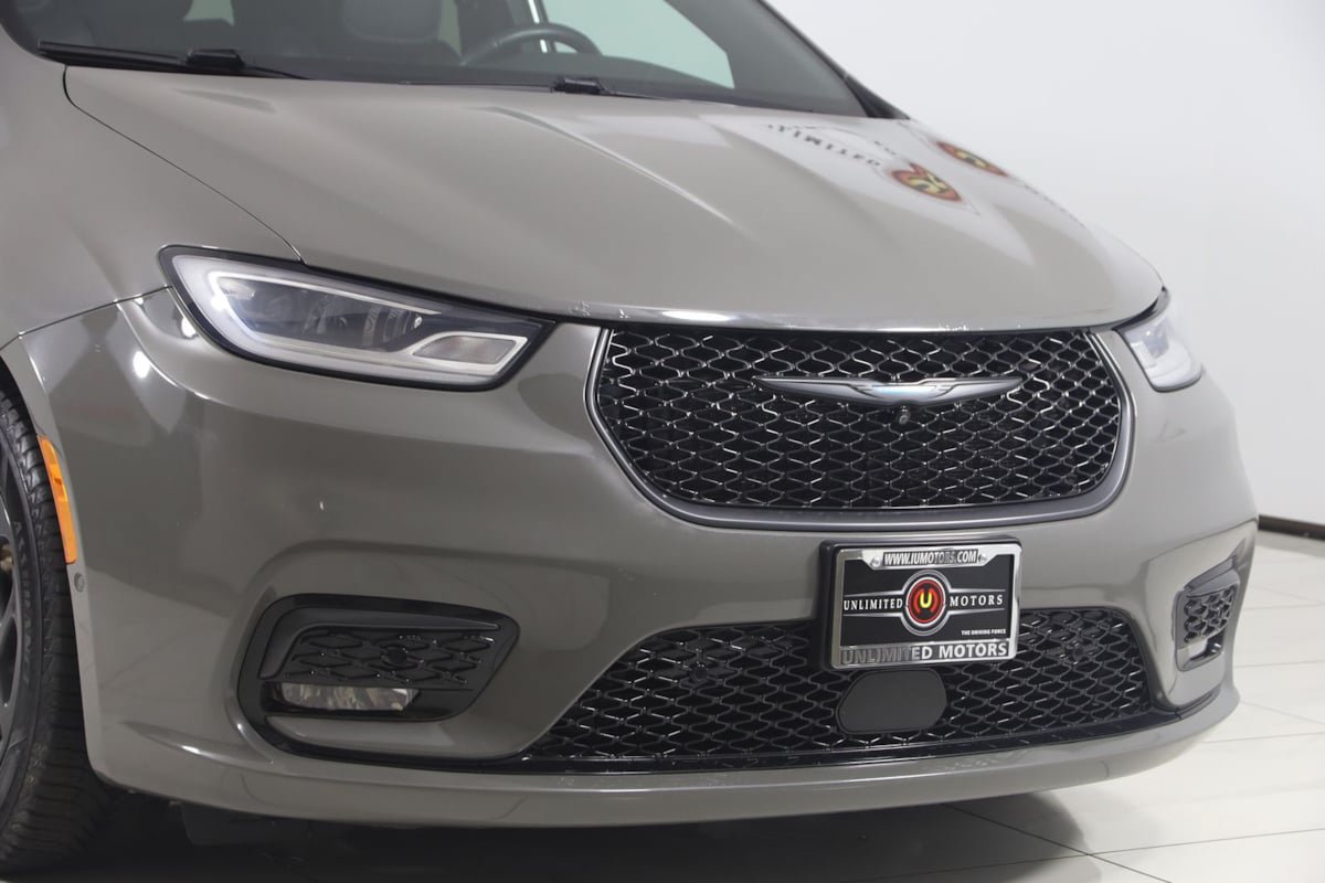 Used 2021 Chrysler Pacifica Touring-L w/ S Appearance Package FWD image 40