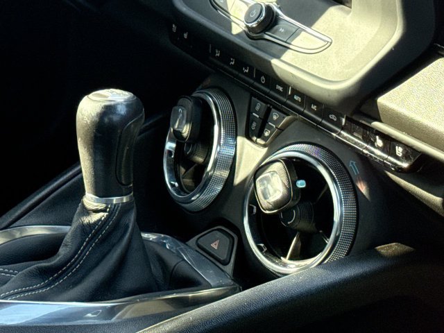 Used 2022 Chevrolet Camaro LT RWD image 12