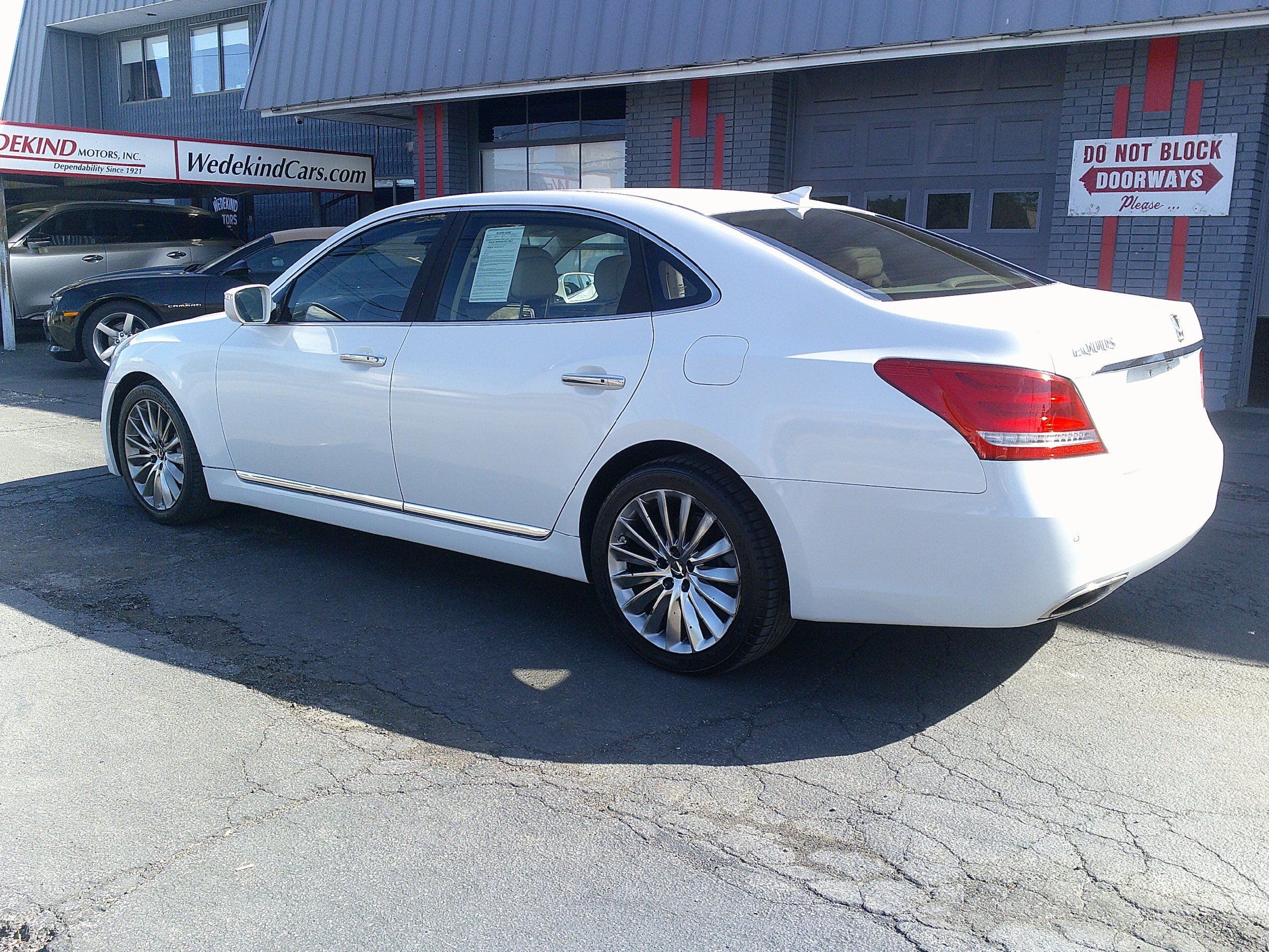Used 2014 Hyundai Equus Signature RWD image 14
