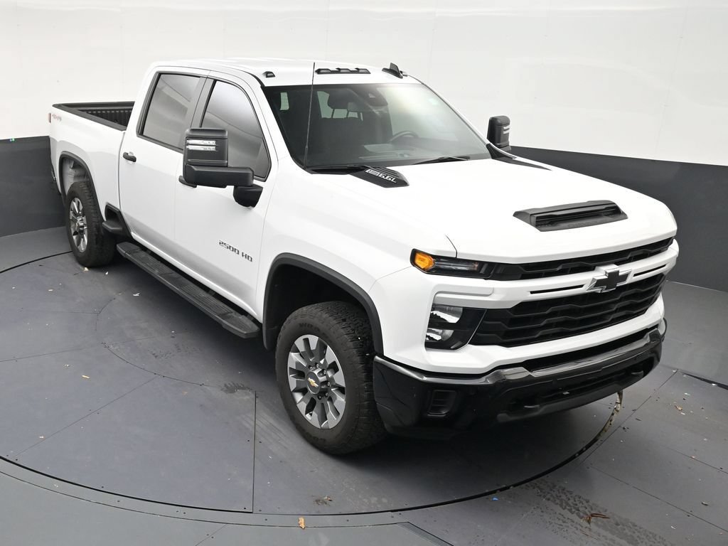 Used 2025 Chevrolet Silverado 2500 Custom w/ Custom Value Package AWD/4WD image 17