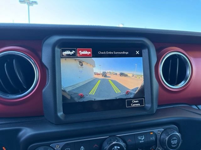 Used 2022 Jeep Gladiator Rubicon w/ LED Lighting Group AWD/4WD image 17