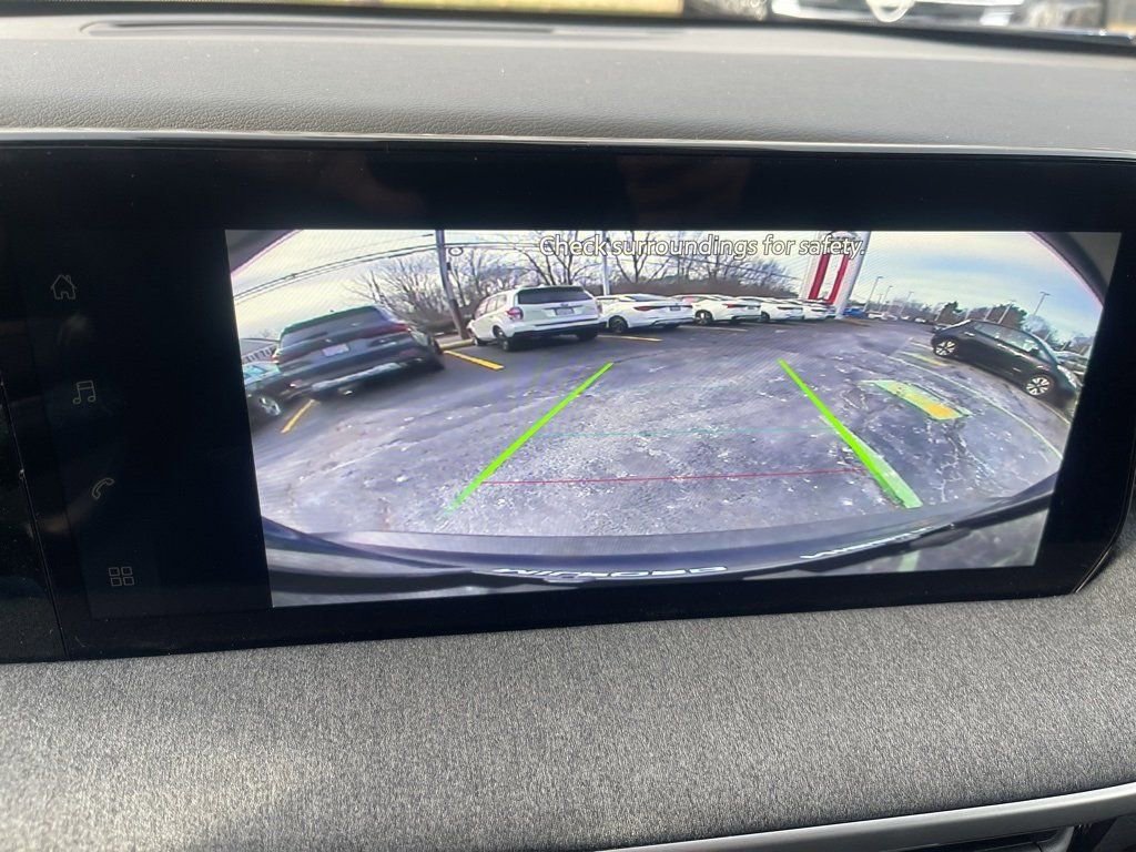 Used 2025 Nissan Kicks SV w/ SV Premium Package image 14