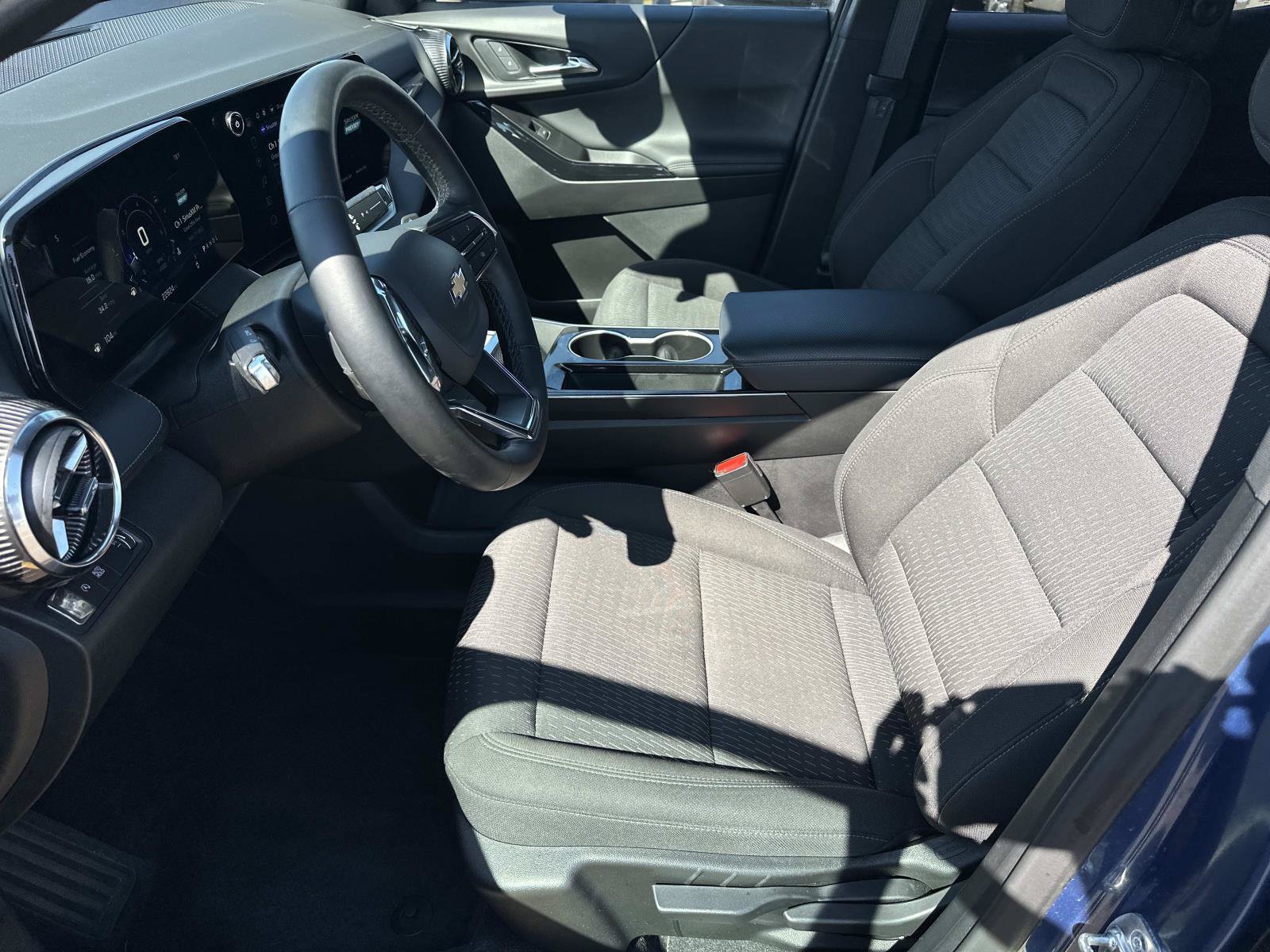 Certified 2025 Chevrolet Equinox LT FWD image 18