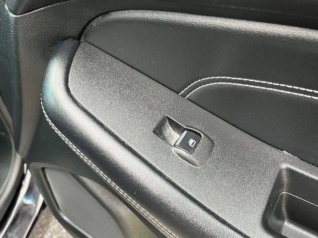 Used 2023 Ford Edge Titanium image 22