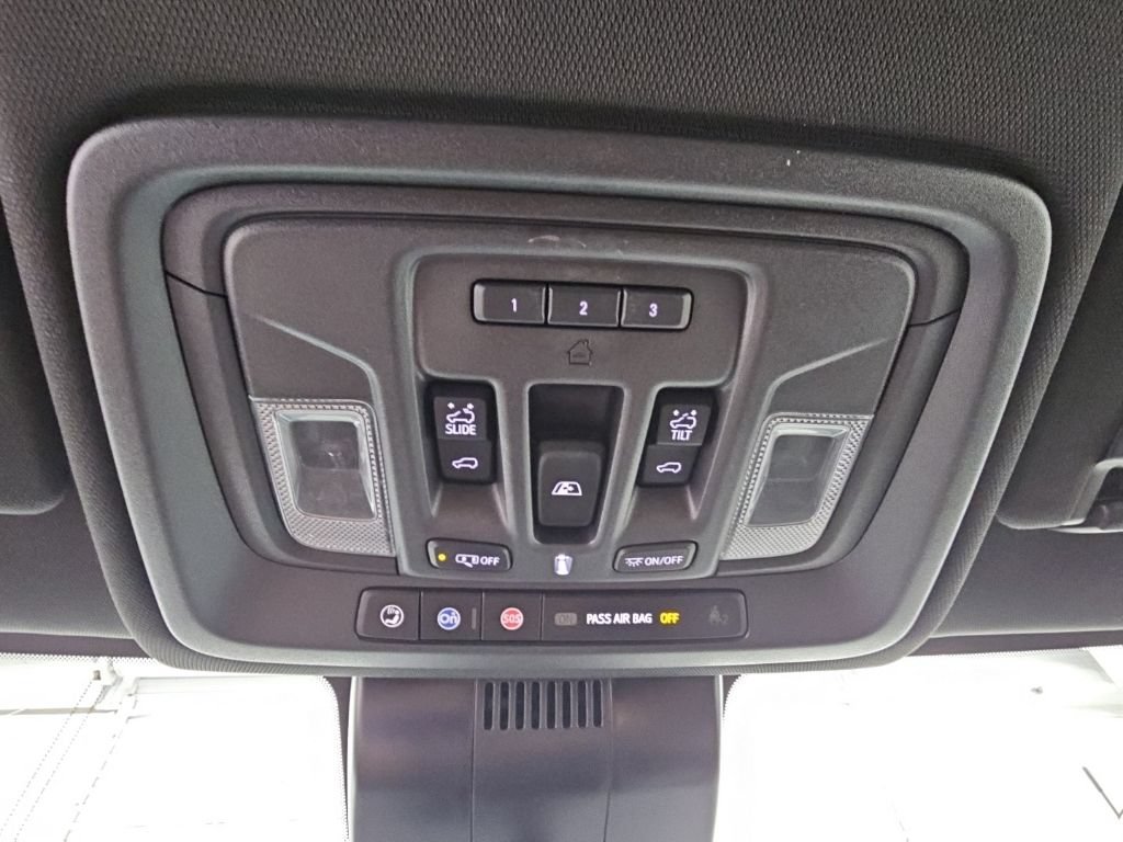 Used 2024 GMC Sierra 2500 AT4 w/ Technology Package AWD/4WD image 25