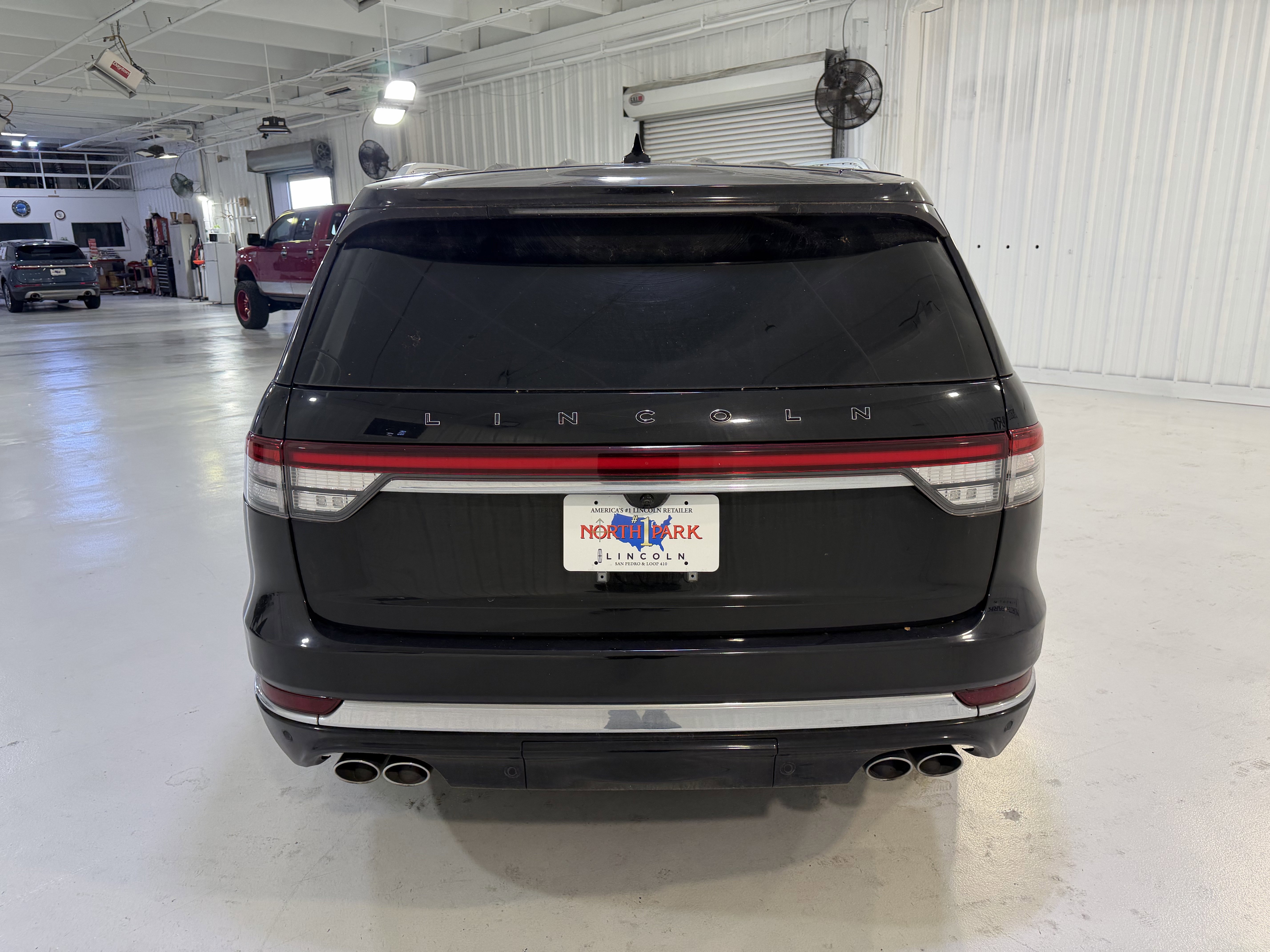 Used 2023 Lincoln Aviator Black Label w/ Dynamic Handling Package AWD/4WD image 4