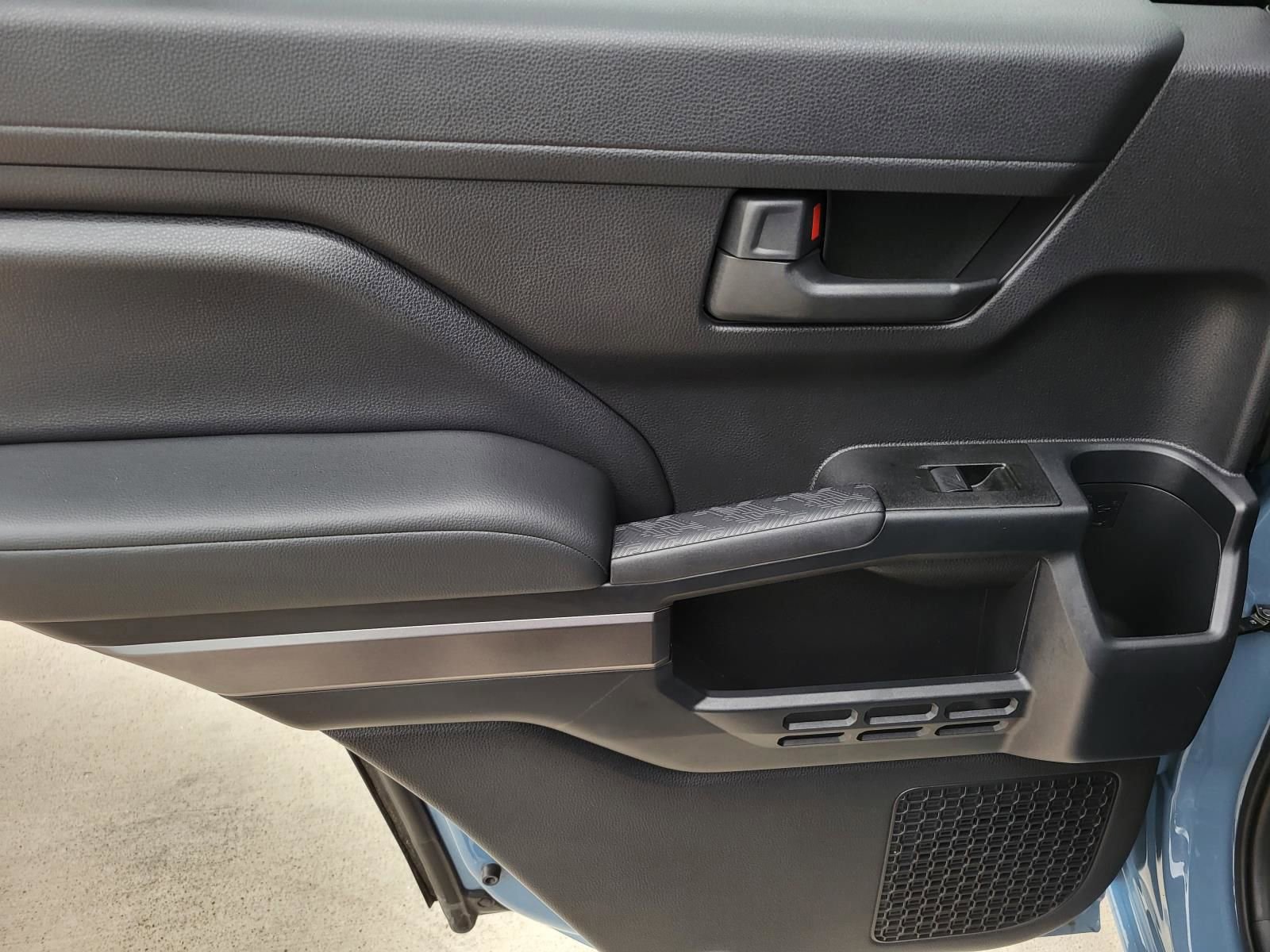 Used 2025 Toyota 4Runner SR5 RWD image 11