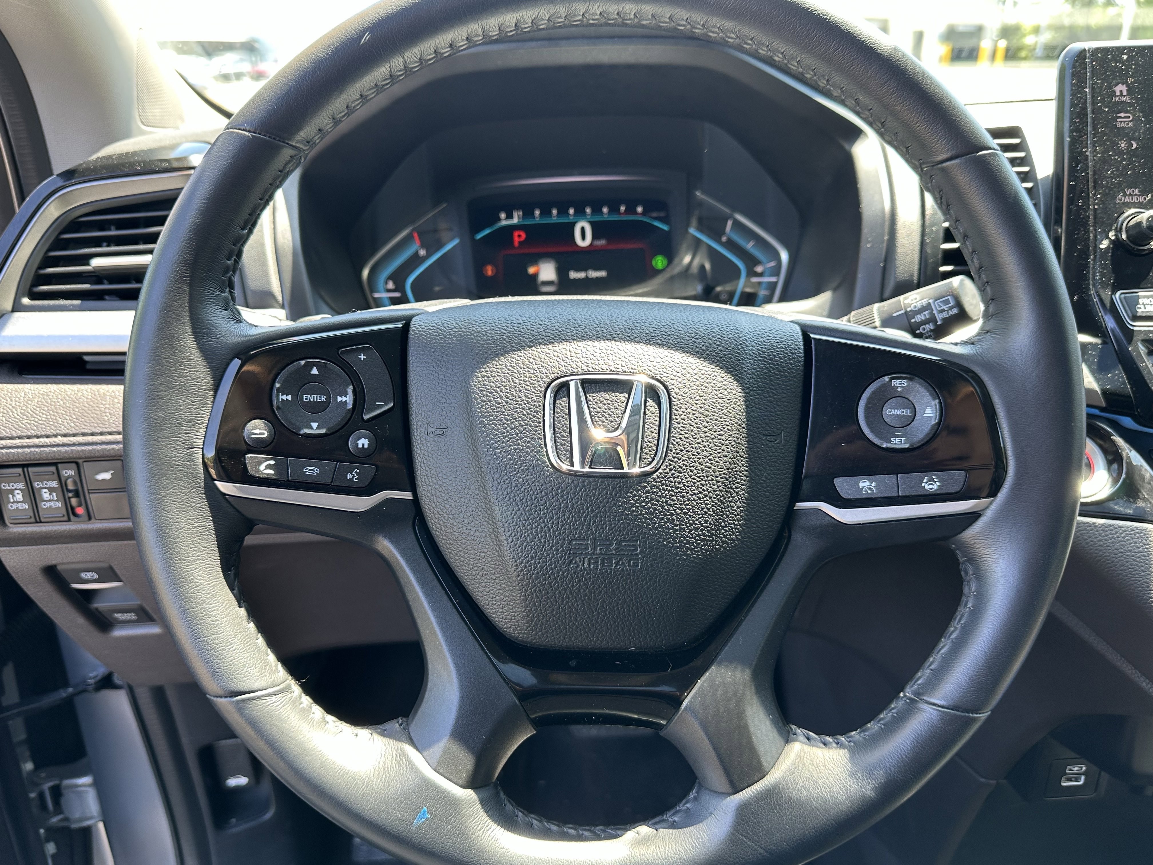 Used 2023 Honda Odyssey Touring image 6
