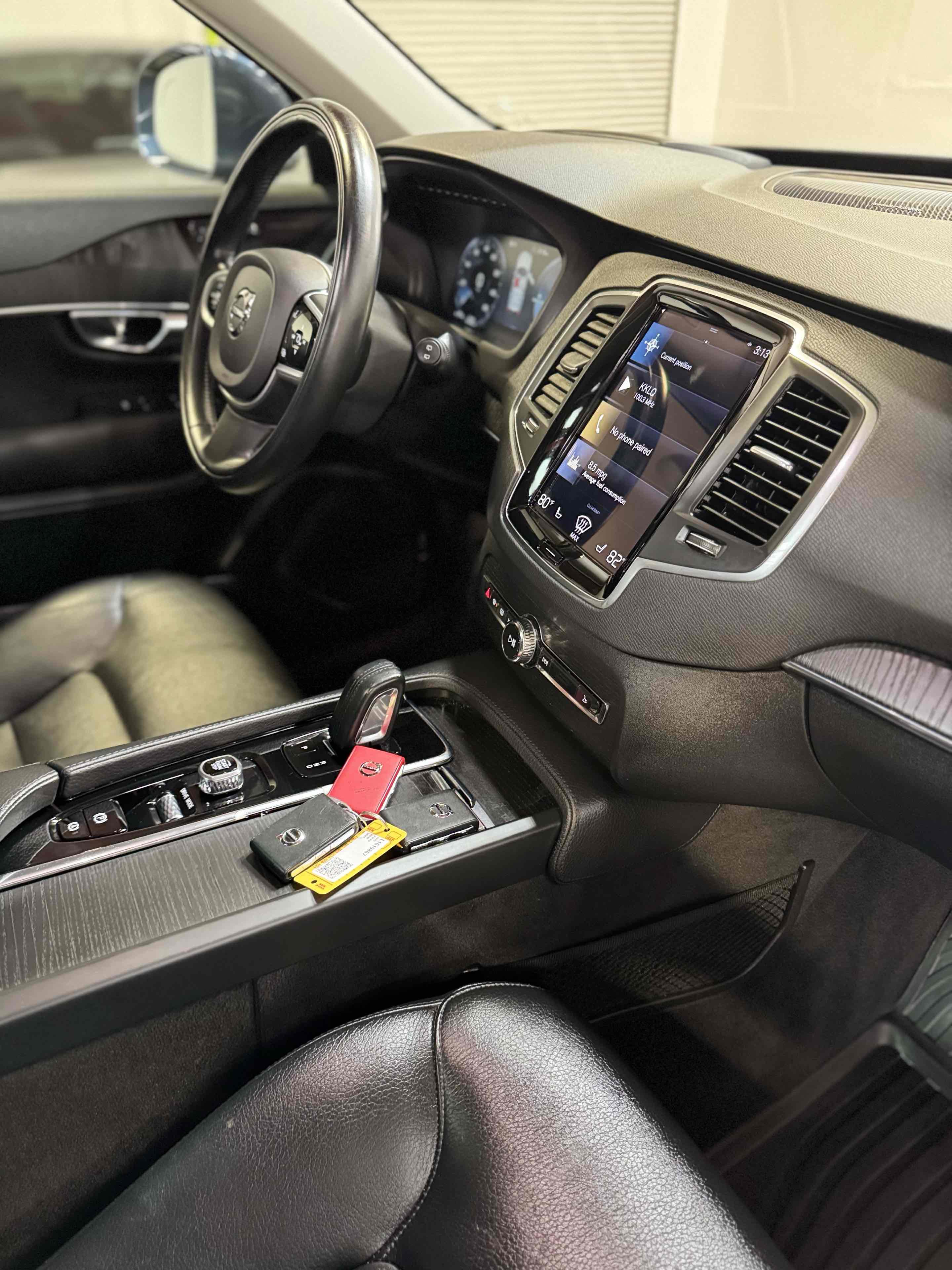 Used 2020 Volvo XC90 T8 Momentum w/ Protection Package Premier AWD/4WD image 18