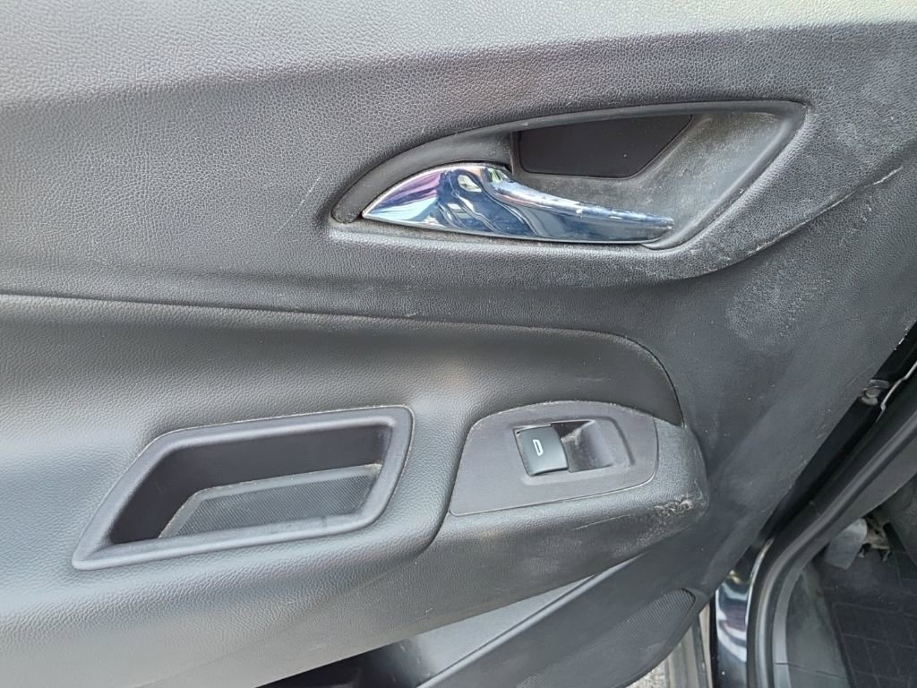 Used 2020 Chevrolet Equinox LT image 33