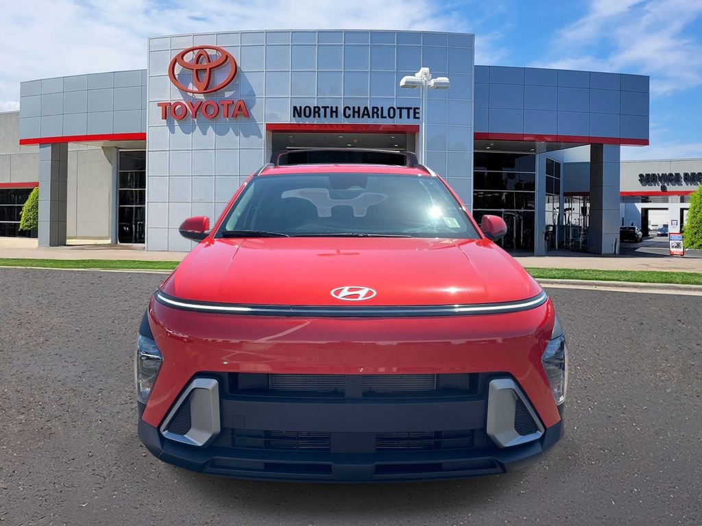 Used 2025 Hyundai Kona SEL FWD image 3